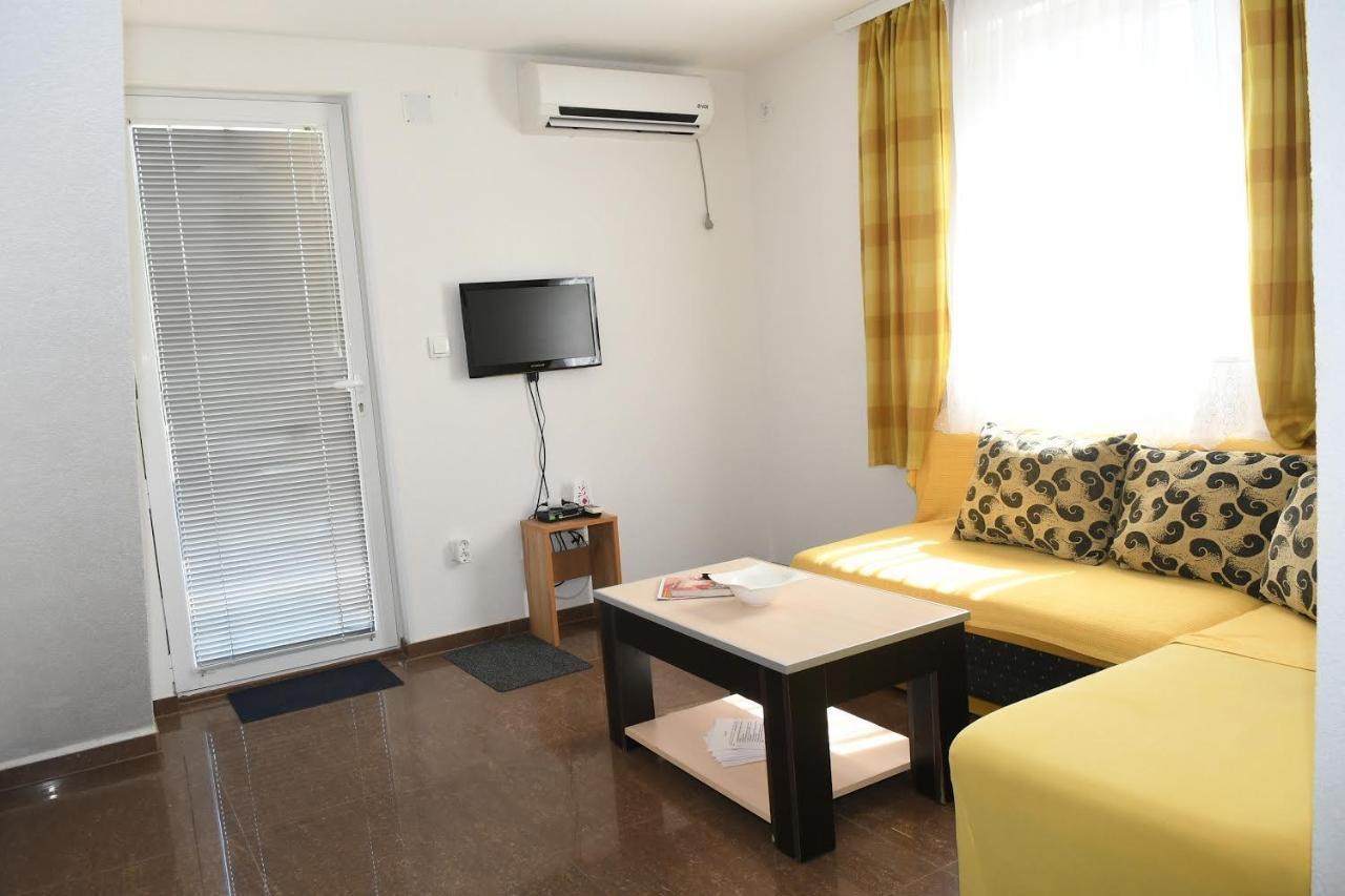 Ferienwohnung Sobe Alex Veliko Gradište Exterior foto